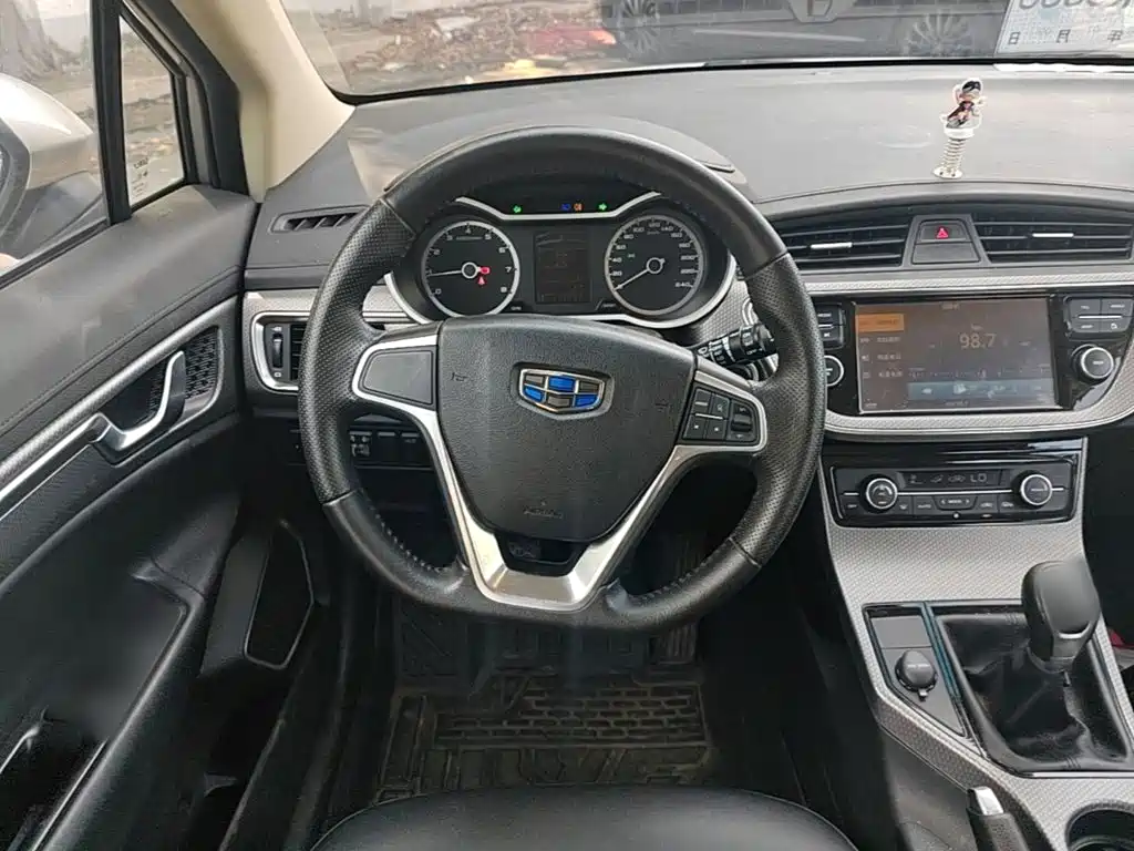 Geely Emgrand GS 2017 — фото 11