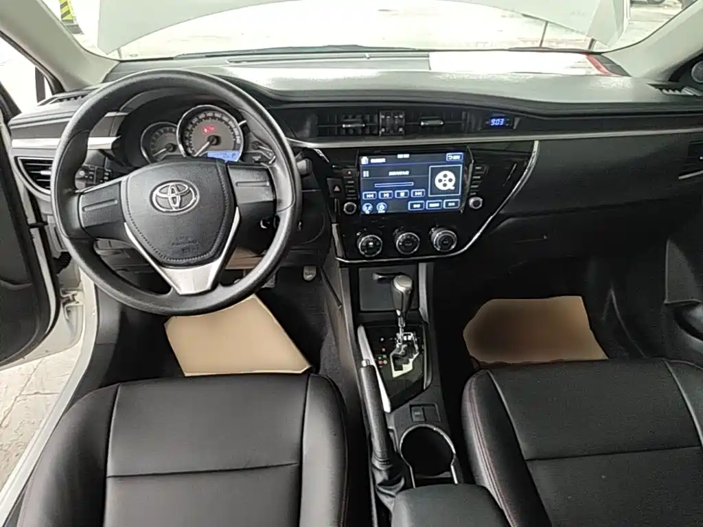Toyota Corolla 2015 — фото 10