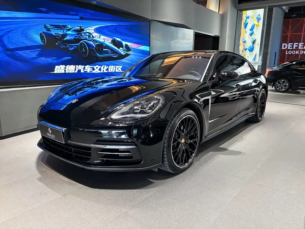 Porsche Panamera 2020 — фото 1