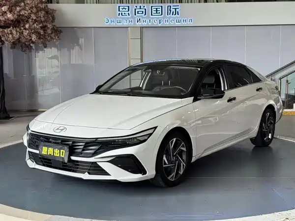Hyundai Elantra 2023
