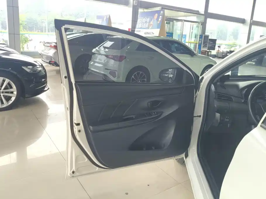 Toyota Yaris L 2016