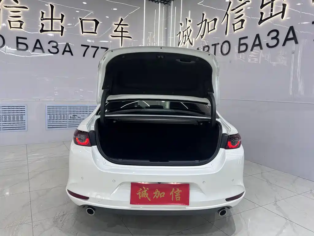 Mazda 3 Axela 2023 — фото 16