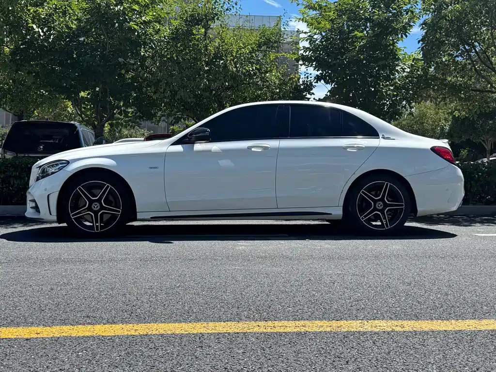 Mercedes-Benz C-Class 2021