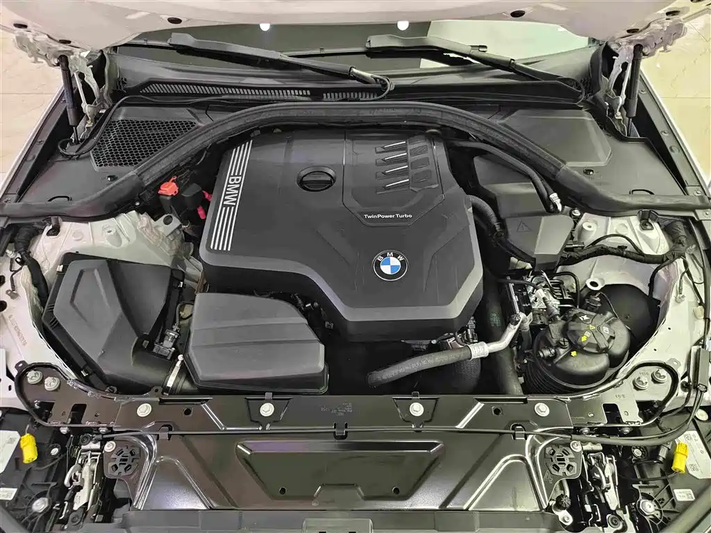 BMW 3 Series 2024 — фото 16