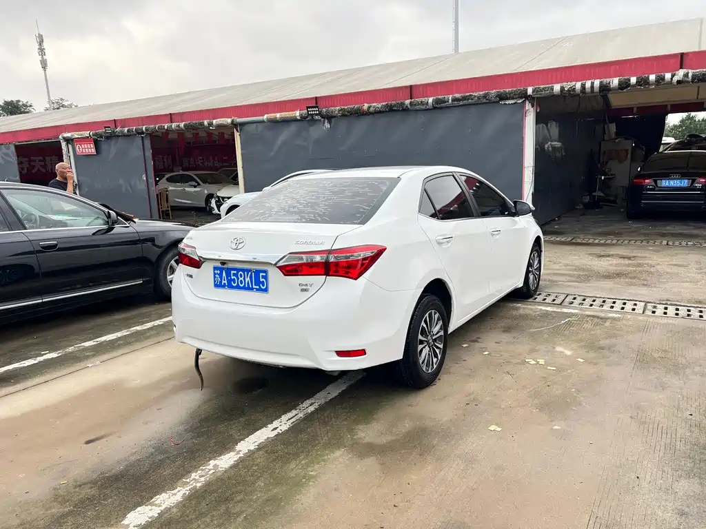 Toyota Corolla 2017 — фото 20
