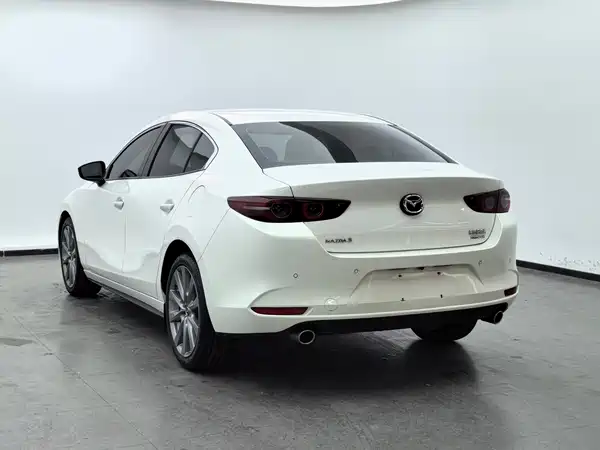 Mazda 3 Axela 2024