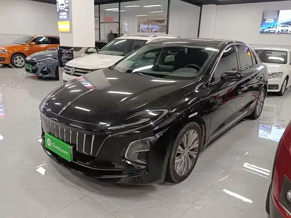 Hongqi E-QM5 2024