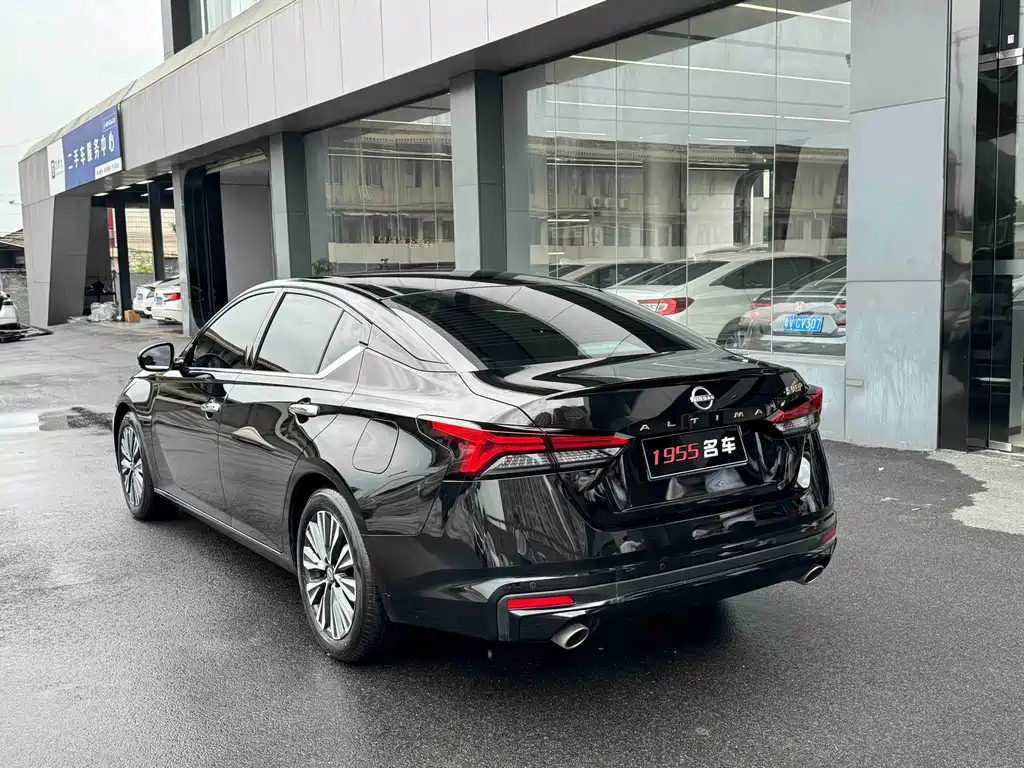 Nissan Teana 2024