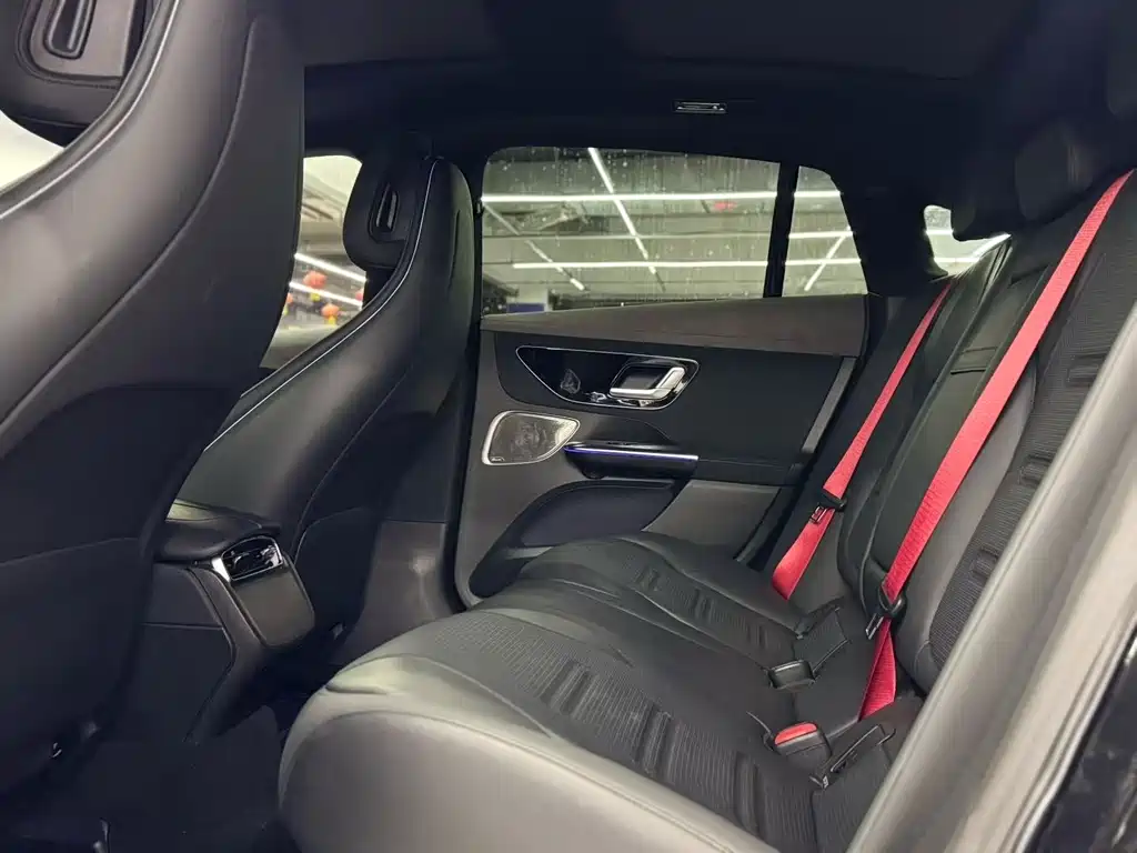 Mercedes-Benz EQE AMG 2023 — фото 6