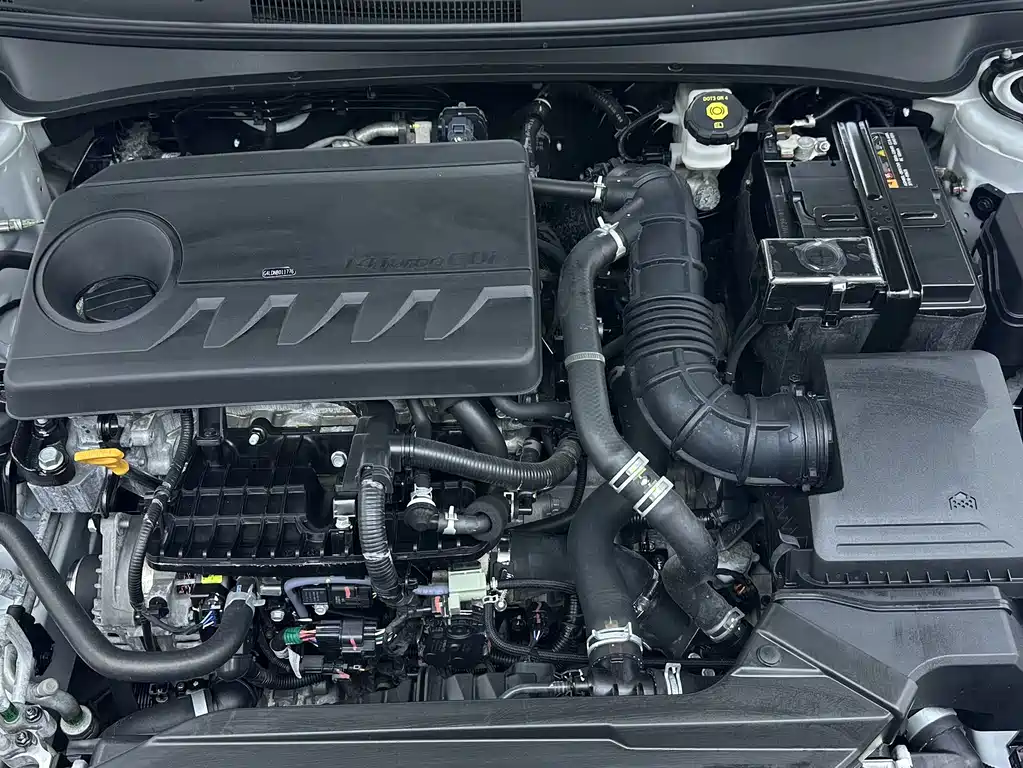 Hyundai Elantra 2022 — фото 20
