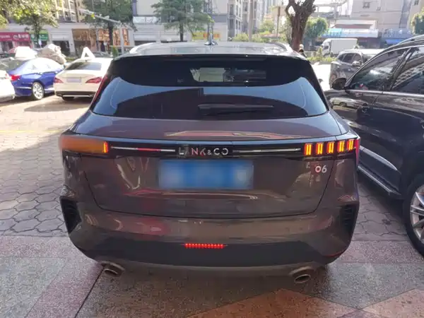 Lynk & Co 06 2023