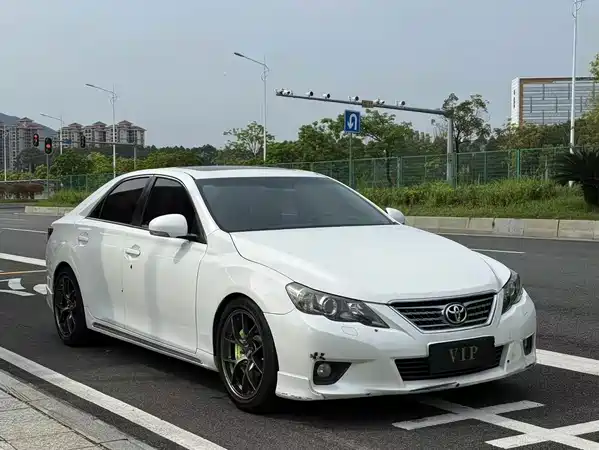 Toyota Reiz 2013