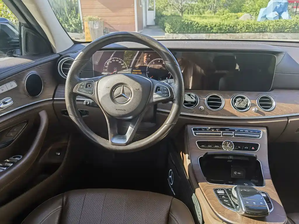 Mercedes-Benz E-Class 2018 — фото 9