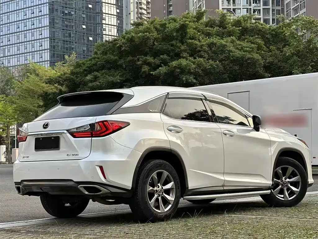 Lexus RX 2018 — фото 9