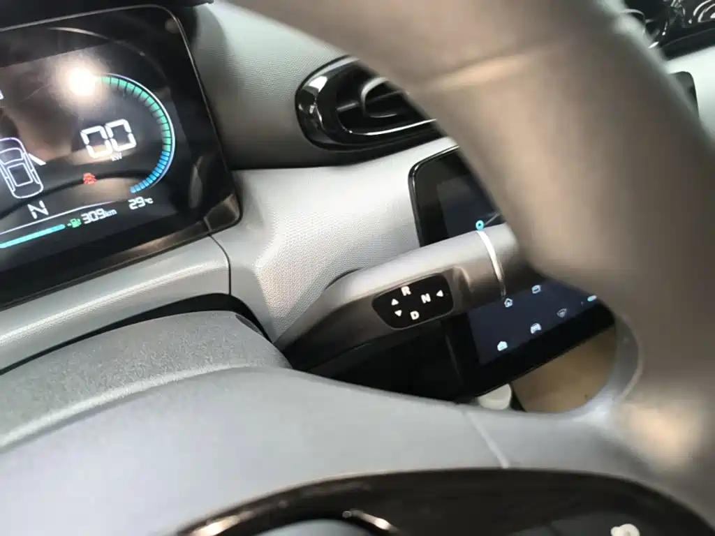 Leapmotor Zero Running T03 2025 — фото 14