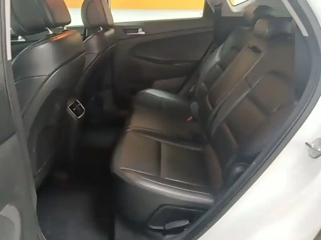 Hyundai Tucson 2016 — фото 17