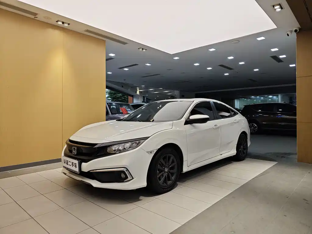 Honda Civic 2021 — фото 1
