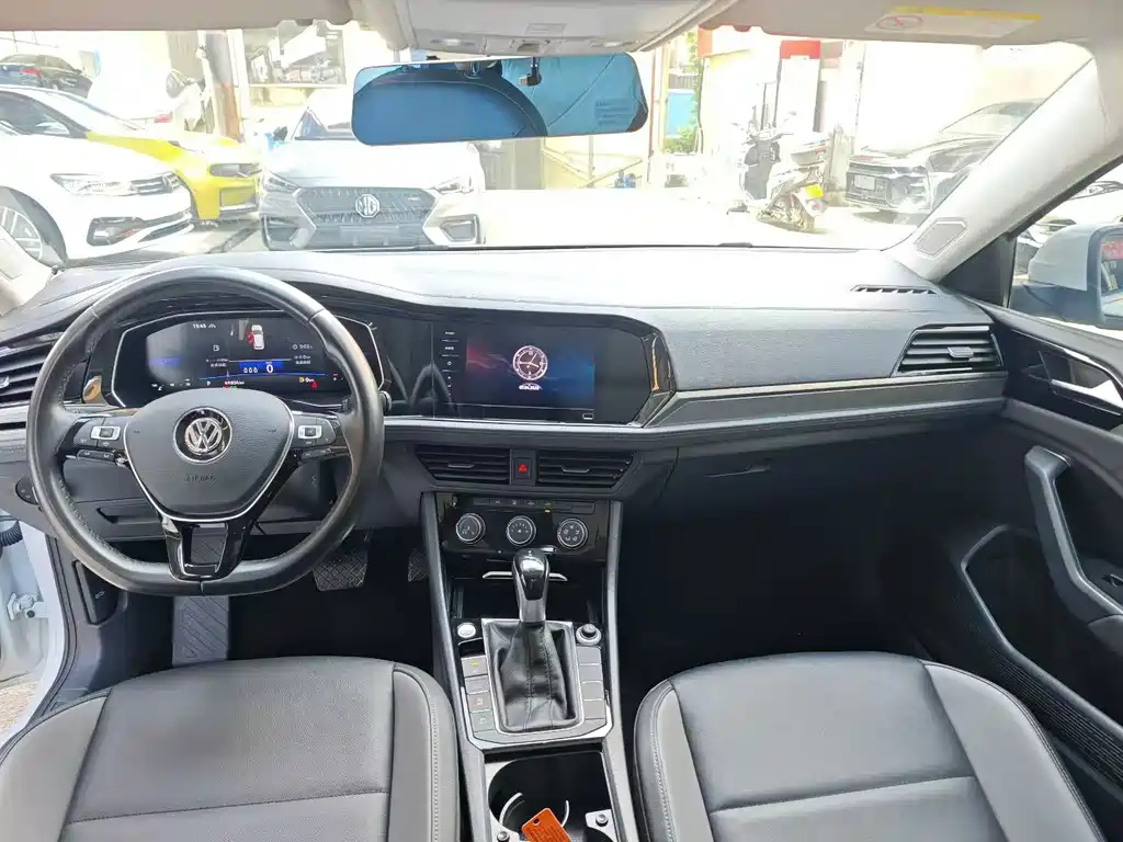 Volkswagen Sagitar 2021