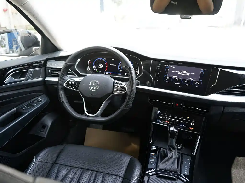 Volkswagen Passat 2023 — фото 16