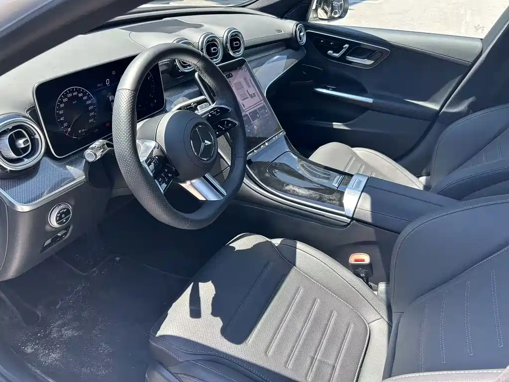 Mercedes-Benz C-Class 2025 — фото 9