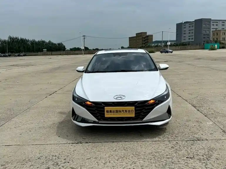 Hyundai Elantra 2023