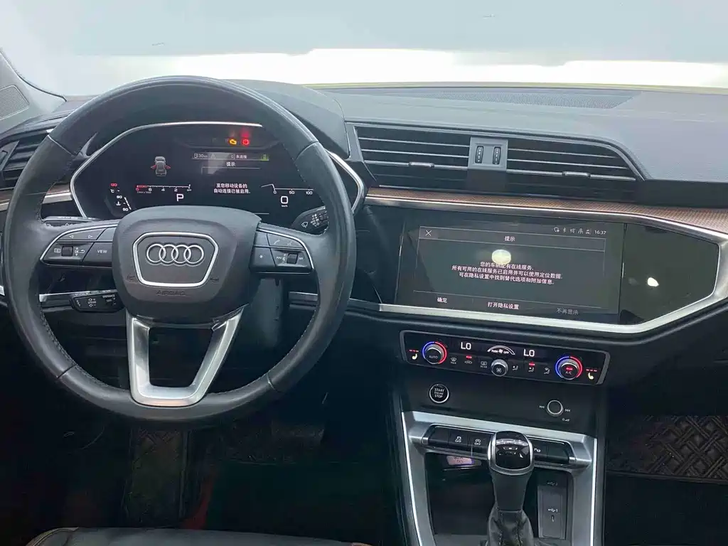 Audi Q3 2022 — фото 11