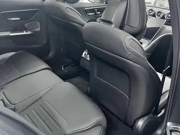 Mercedes-Benz C-Class 2024