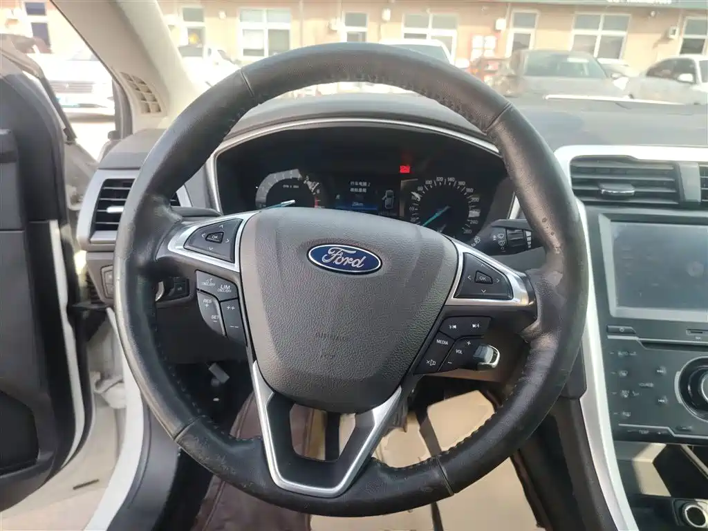 Ford Mondeo 2015 — фото 11
