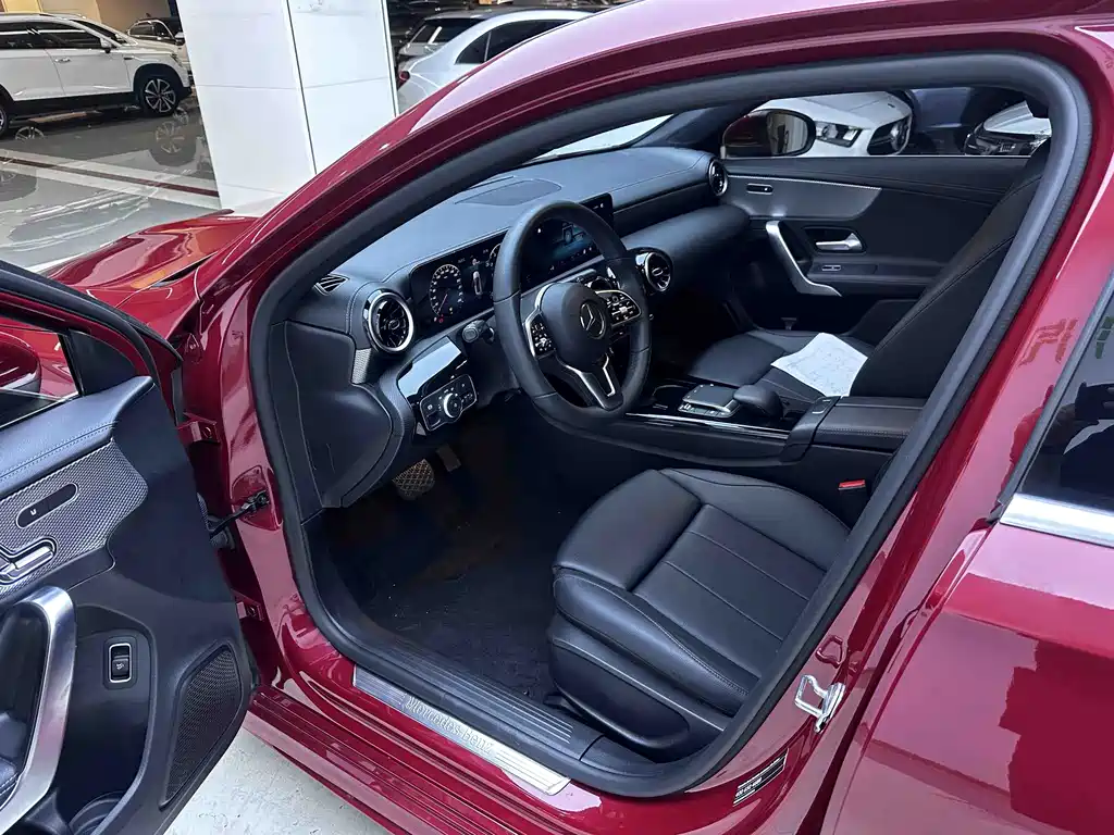 Mercedes-Benz A-Class 2022 — фото 10
