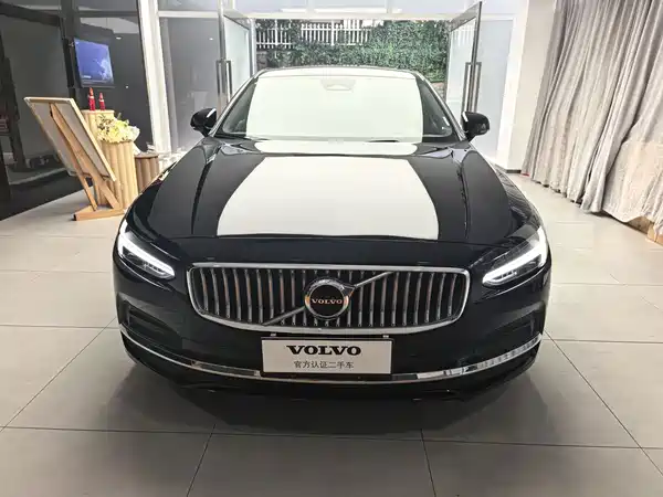Volvo S90 2025