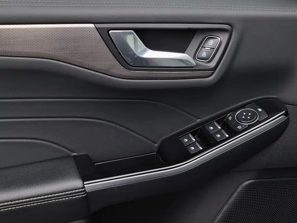 Ford Edge 2022 — фото 20