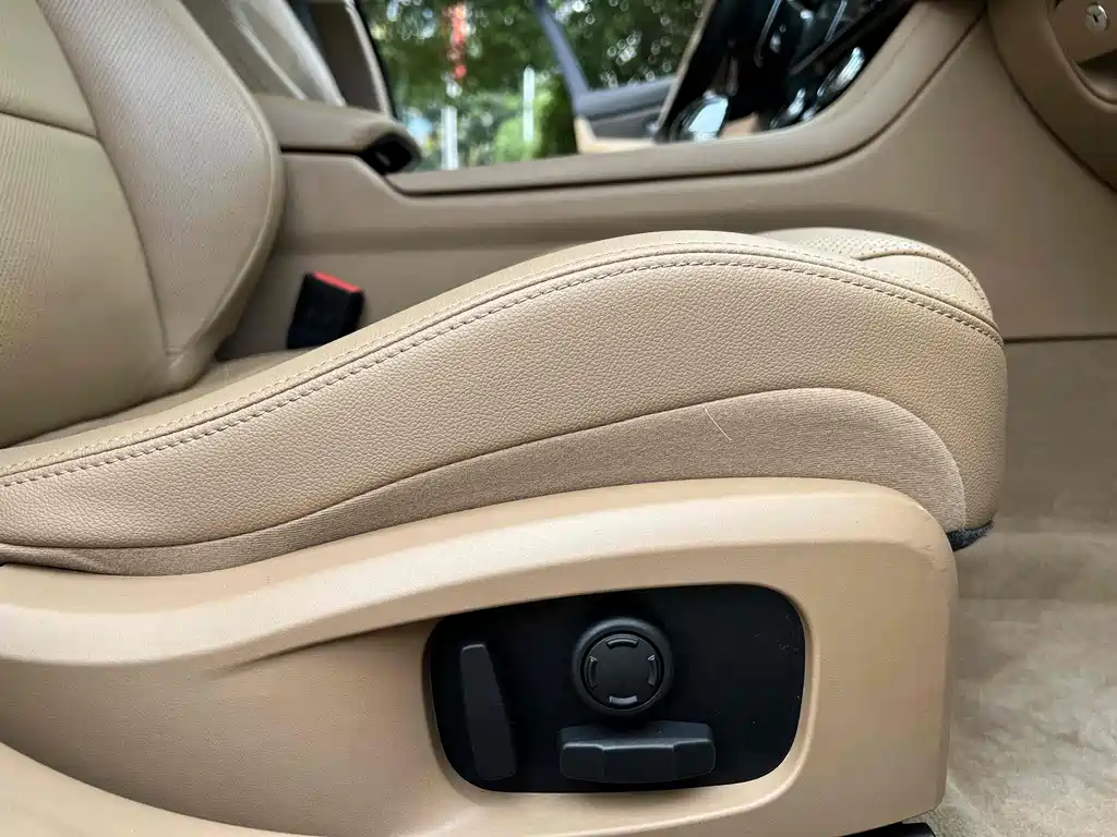 Jaguar XFL 2022 — фото 10