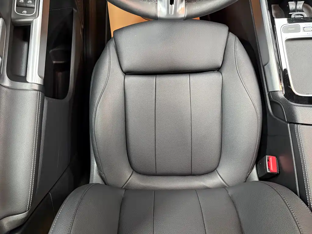 Mercedes-Benz GLB 2024