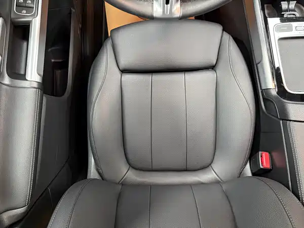 Mercedes-Benz GLB 2024