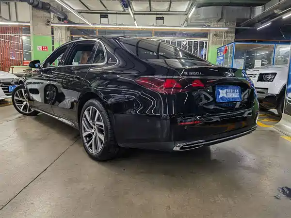 Mercedes-Benz E-Class 2024
