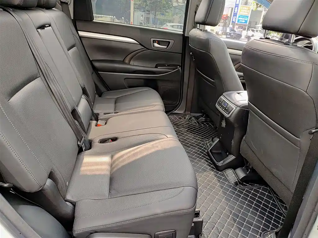 Toyota Highlander 2019 — фото 11