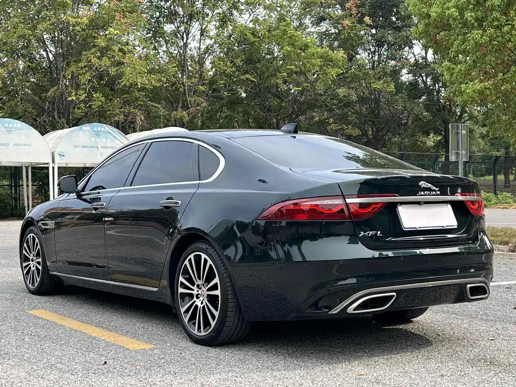 Jaguar XFL 2022 — фото 15