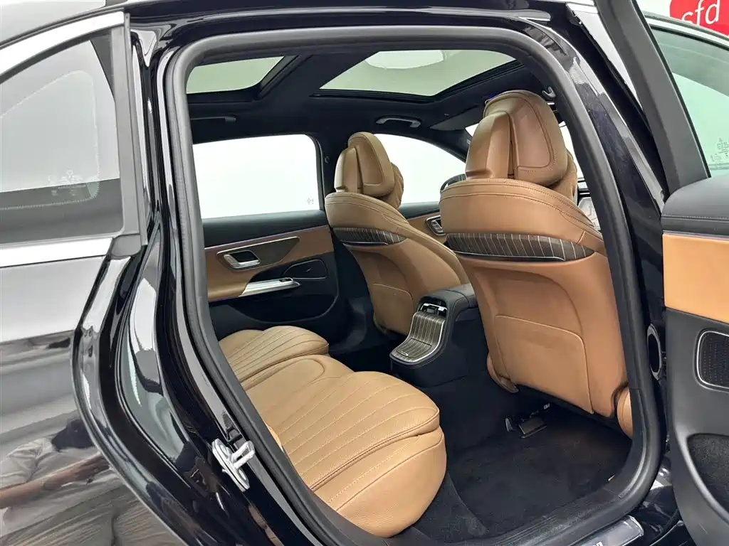 Mercedes-Benz E-Class 2025 — фото 22