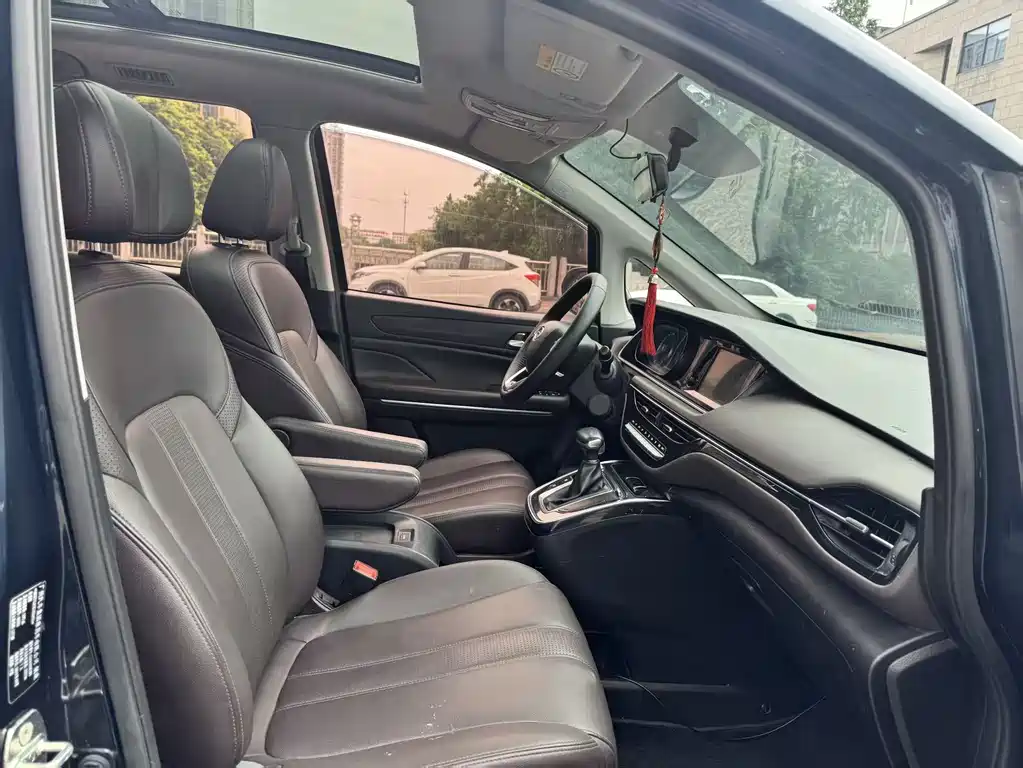 GAC Motor Trumpchi M6 2019 — фото 11