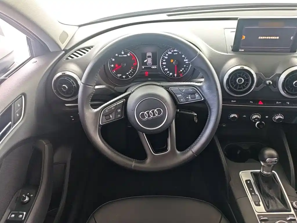 Audi A3 2017 — фото 11