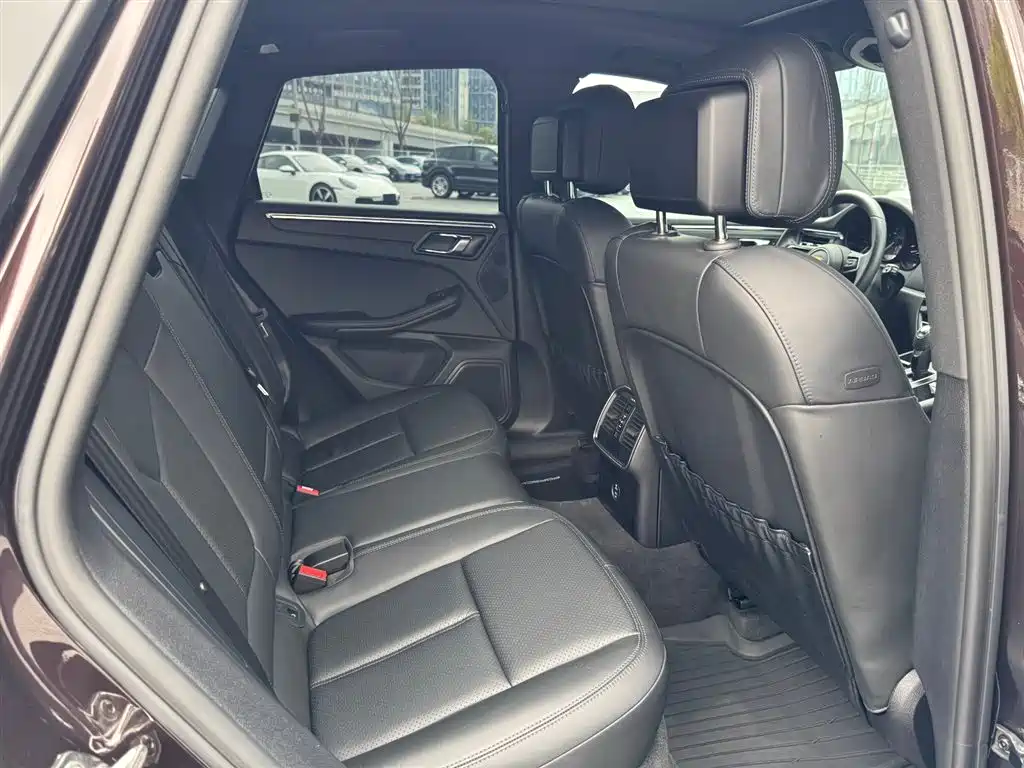 Porsche Macan 2022 — фото 11