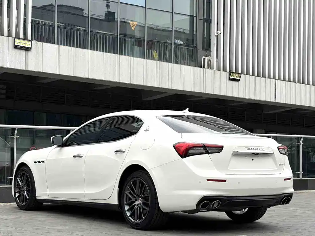 Maserati Ghibli 2021 — фото 5