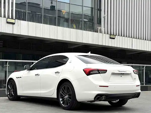 Maserati Ghibli 2021