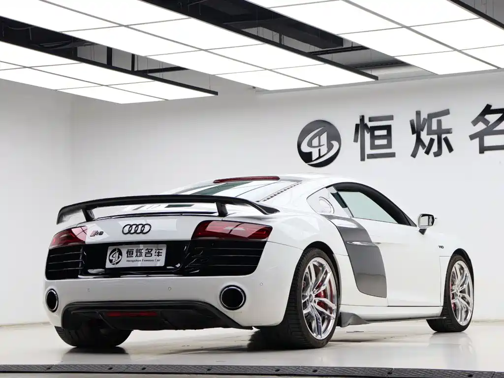 Audi R8 2015 — фото 23
