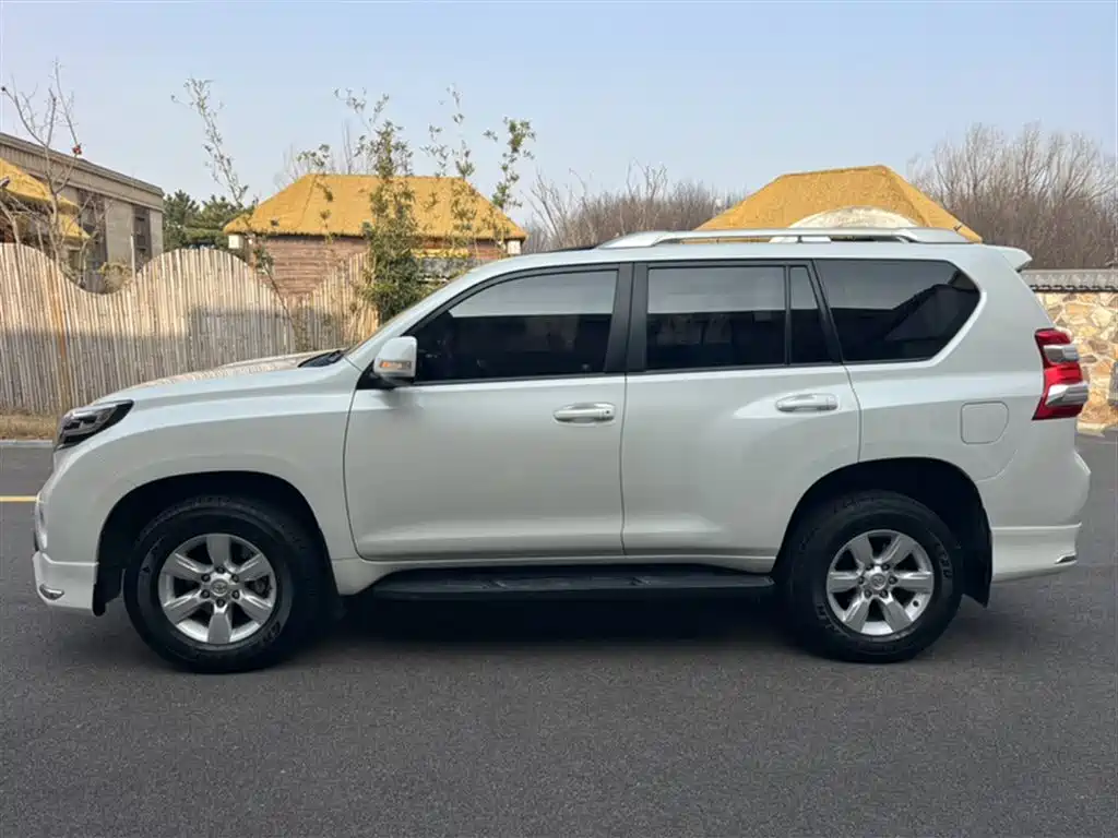 Toyota Prado 2015 — фото 8