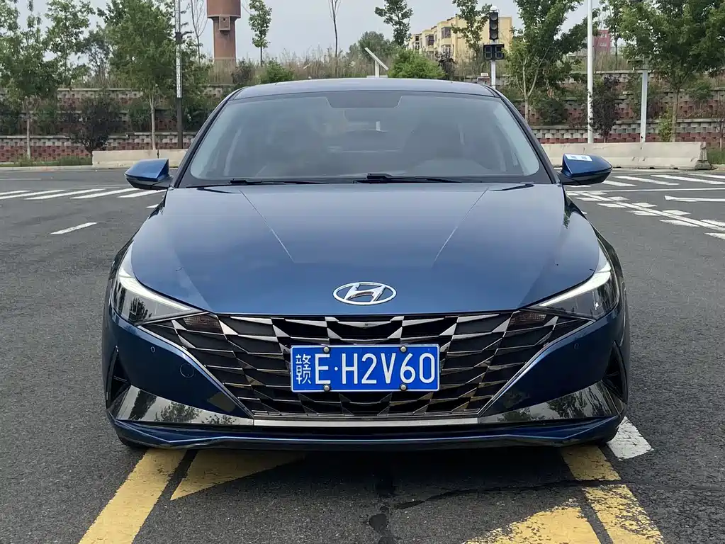 Hyundai Elantra 2022
