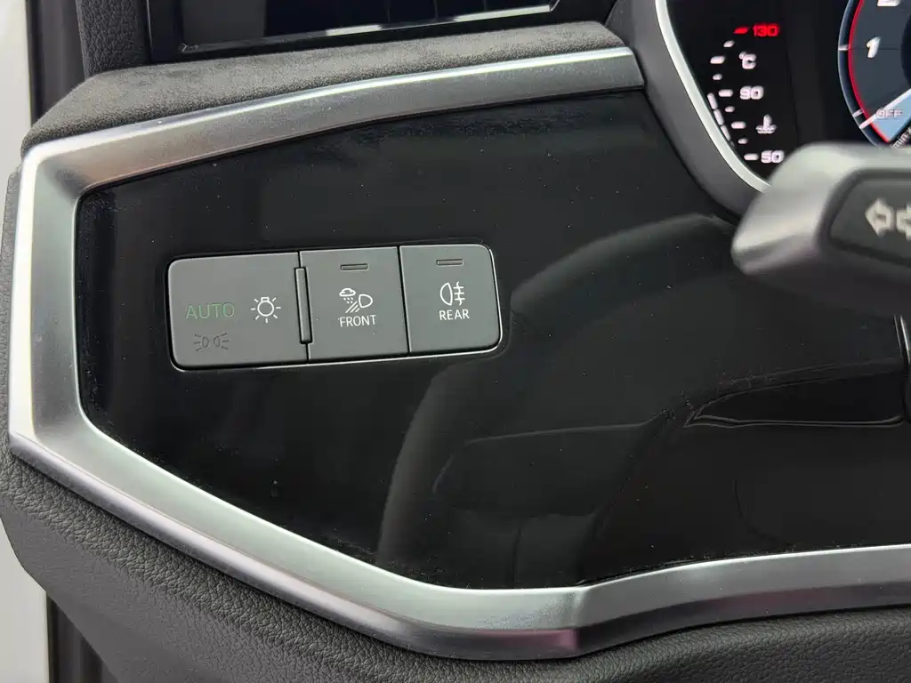 Audi Q3 2021 — фото 16
