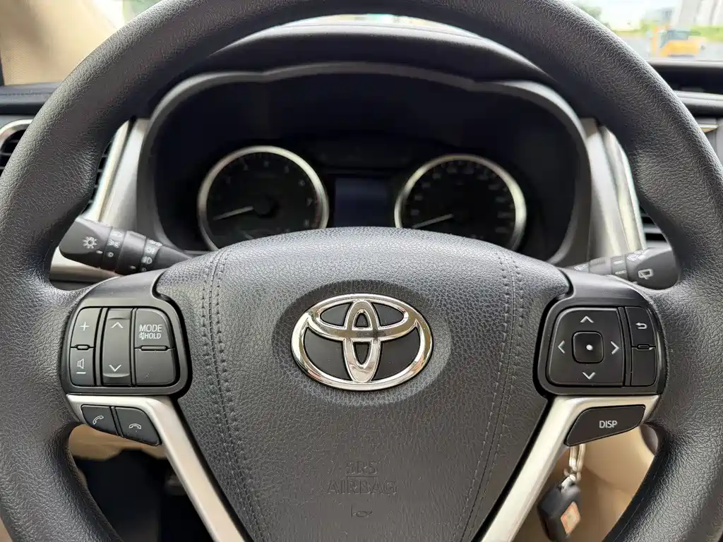 Toyota Highlander 2018 — фото 11