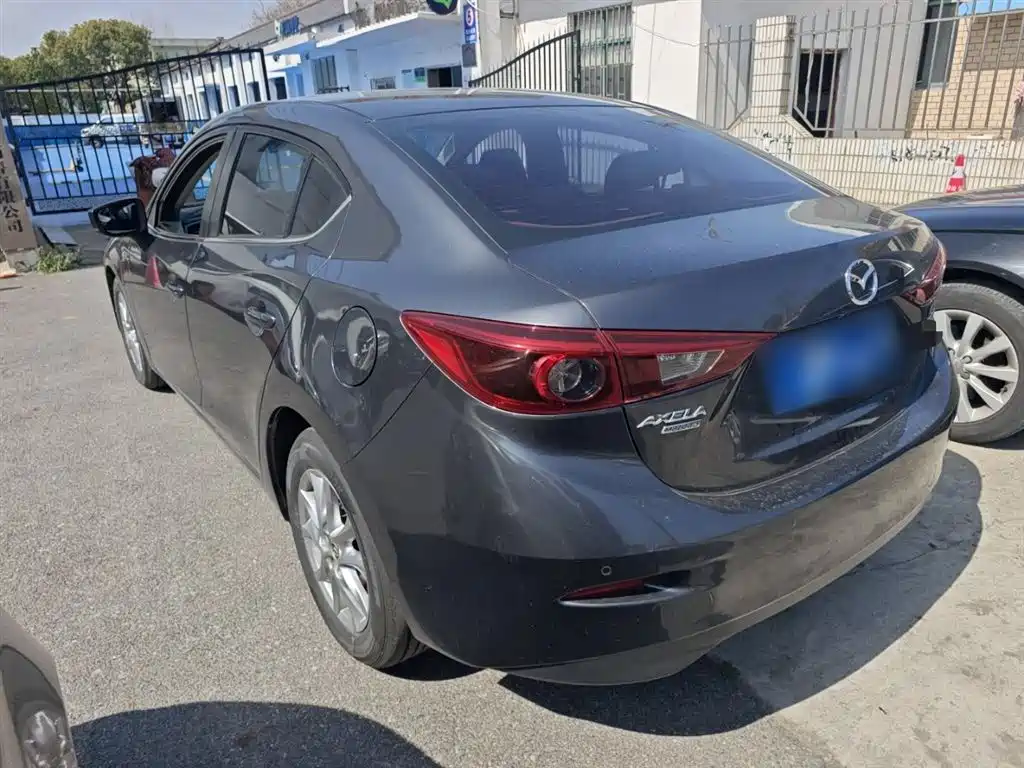 Mazda 3 Axela 2019 — фото 5