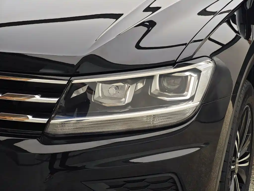 Volkswagen Tiguan L 2021 — фото 8